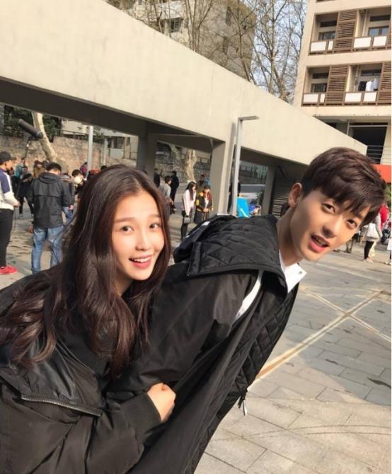 娱乐圈吃瓜趣事是真的吗,揭秘真假难辨的幕后真相